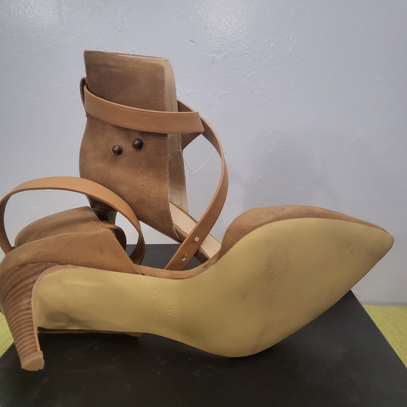 Shoes - Picture 4 of 4